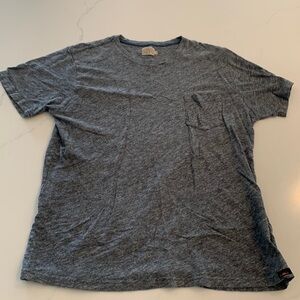 Faherty men’s gray T-shirt large